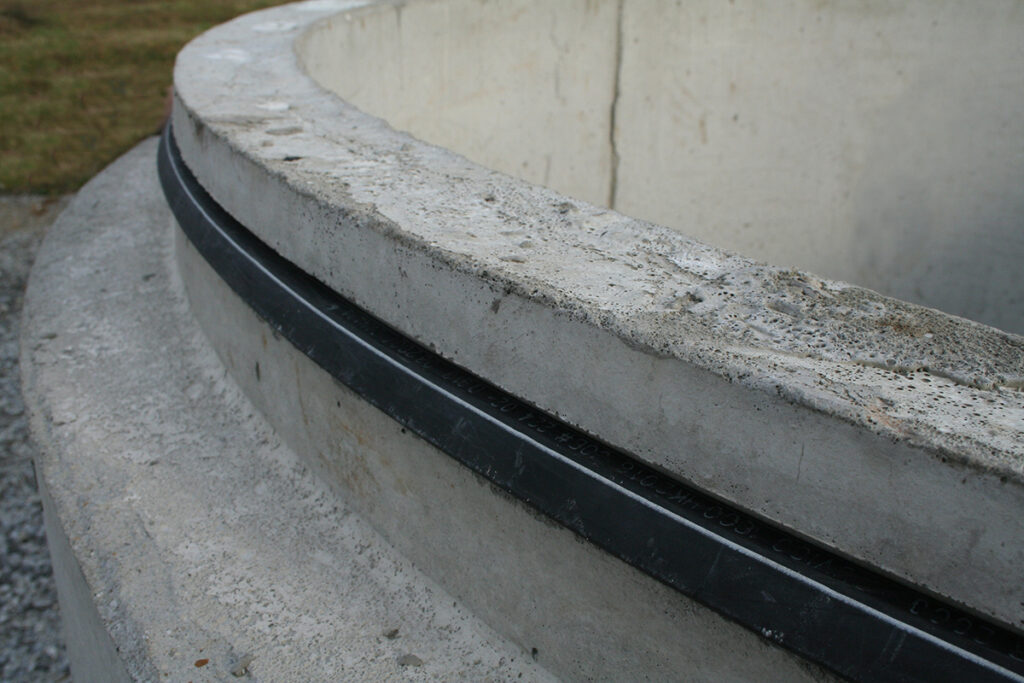 Garnituri din Cauciuc și Poliuretan pentru Etanșare Cămine Prefabricate din Beton 1 Garnitura Etanșare Cămine Prefabricate din Beton